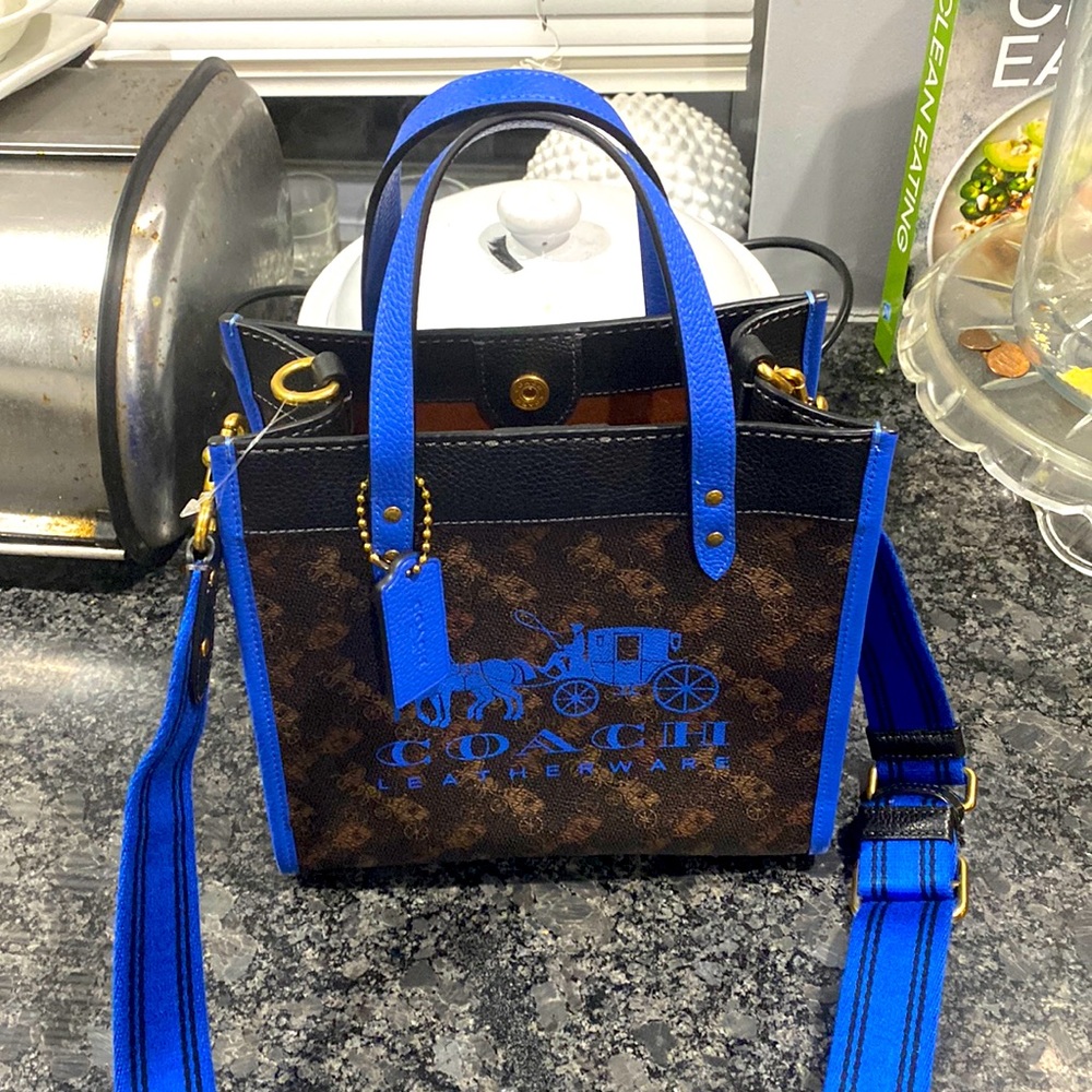 Coach authentic
